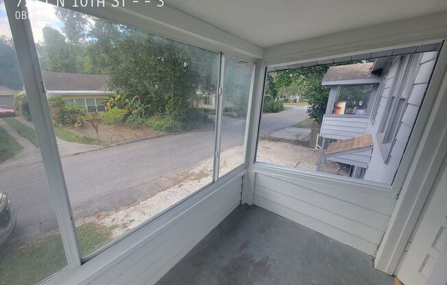 7211 N 10 ST