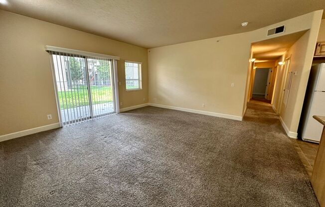 3 beds, 2 baths, $1,795, Unit 104
