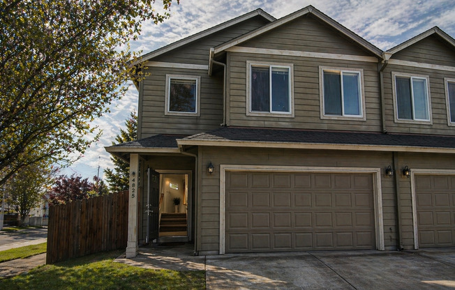 Spacious Townhouse for Lease in Vancouver - 4825 NE 124th Ct