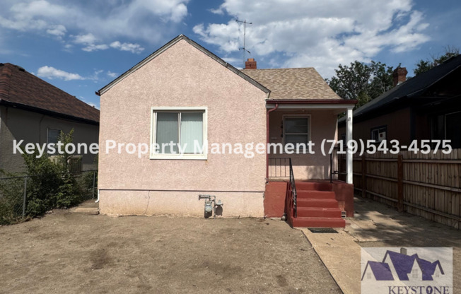 Centrally Located - 3 Bedroom/1.5 Bath House with garage -  $1100/$1100