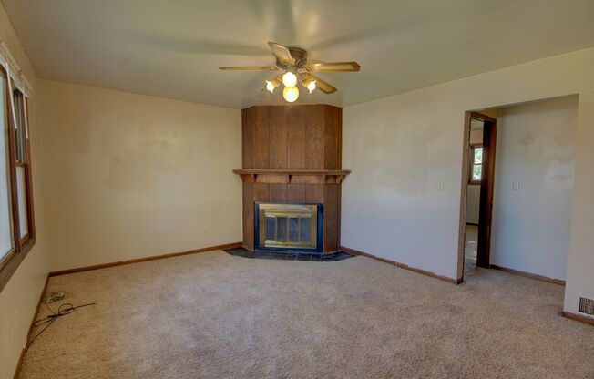 3 beds, 1 bath, $1,195