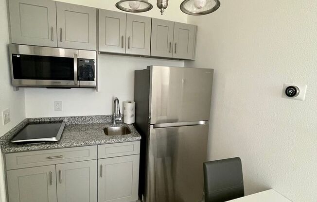 1 bed, 1 bath, $1,600