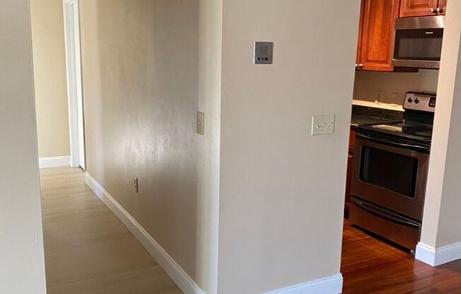 2 beds, 1 bath, $1,850, Unit # 301