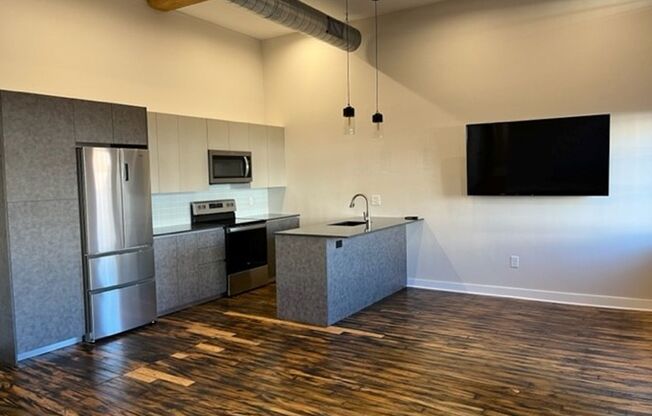 1 bed, 1 bath, 644 sqft, $1,875, Unit 1433