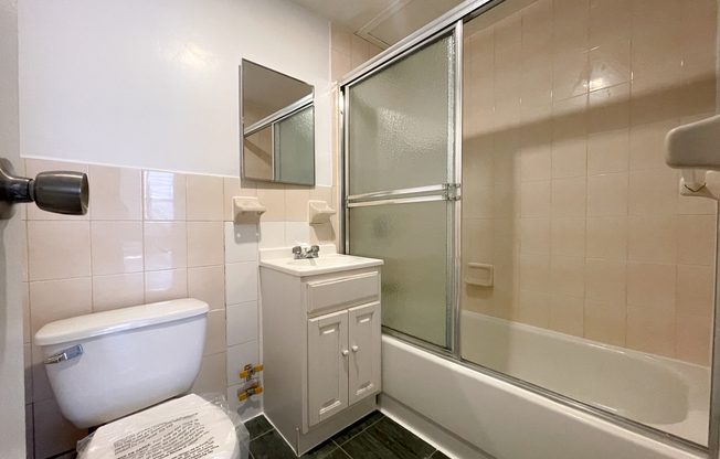 Studio, 1 bath, $2,600, Unit 402