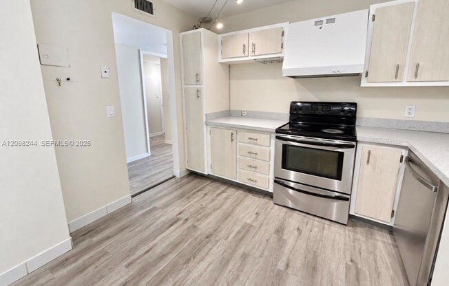 2851 NE 183rd St Apt 1818