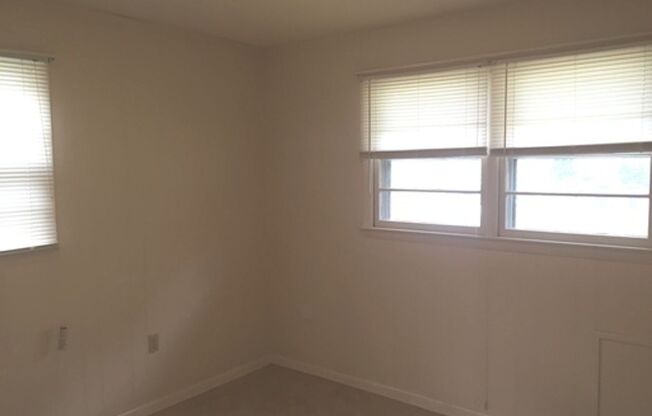 2 beds, 1 bath, $1,350, Unit 1