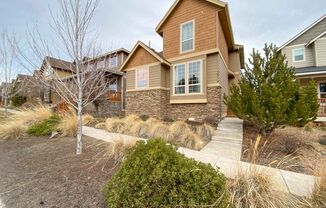 Beautiful and Bright Fully Furnished 3/2.5 on Awbrey Butte