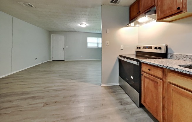 4448 MELVIN CIR E