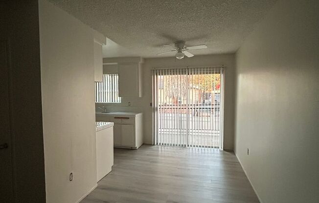 2 beds, 1 bath, 975 sqft, $1,950, Unit 23