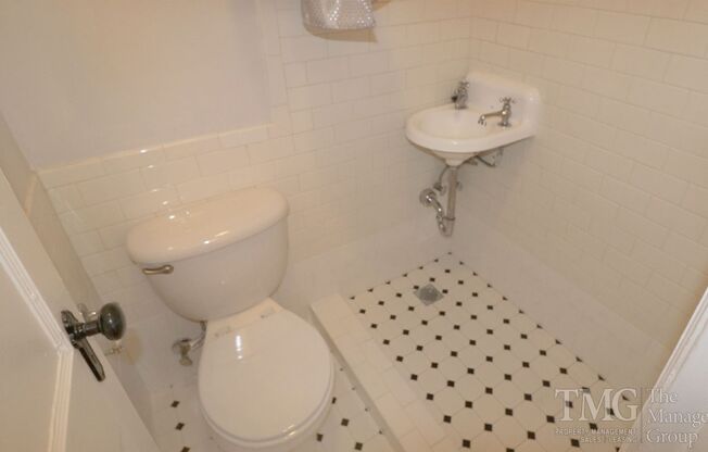 Studio, 1 bath, $995