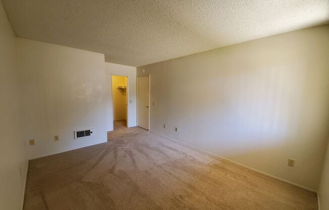 2 beds, 2 baths, 900 sqft, $2,200, Unit 73