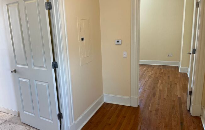 4188LC Manchester Ave