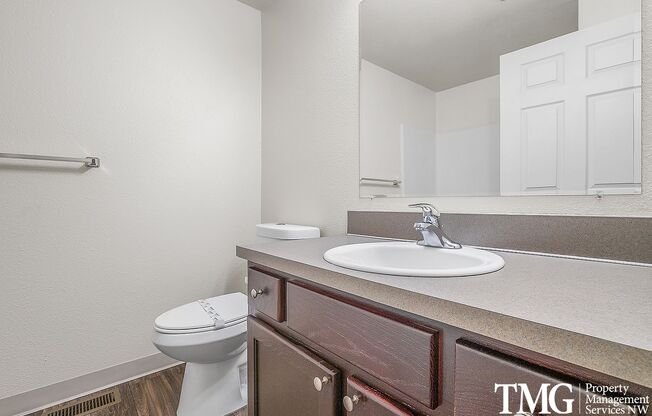 2 beds, 1 bath, 900 sqft, $1,750, Unit 102
