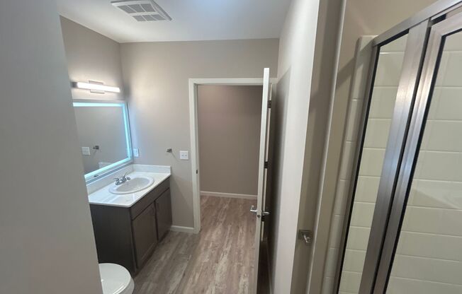 Studio, 1 bath, 500 sqft, $995, Unit 29