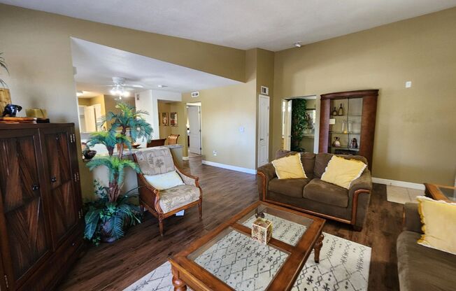 2 beds, 2 baths, $1,675, Unit # 2069