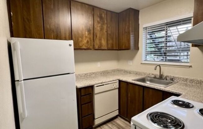 2 beds, 2 baths, 900 sqft, $1,695, Unit 69