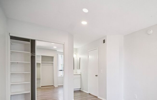 2 beds, 2 baths, 905 sqft, $1,948, Unit 103