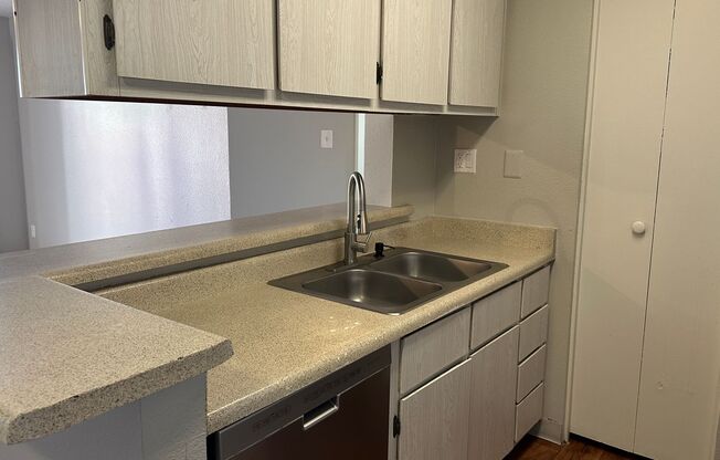 2 beds, 2 baths, 881 sqft, $1,495, Unit 227