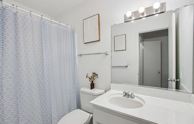 2 beds, 2 baths, 952 sqft, $1,225, Unit 138