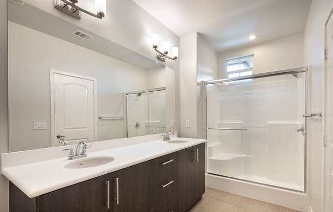 Bathroom at Lakeview 88, California, 91977