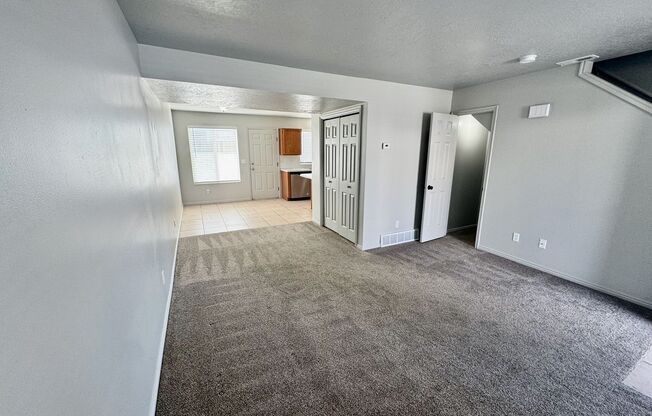 2 beds, 1.5 baths, $1,500, Unit 6-Angel