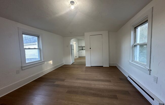 1 bed, 1 bath, $1,400, Unit 2-B