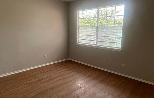 2 beds, 1 bath, 750 sqft, $1,000, Unit K708 - 307 - 109