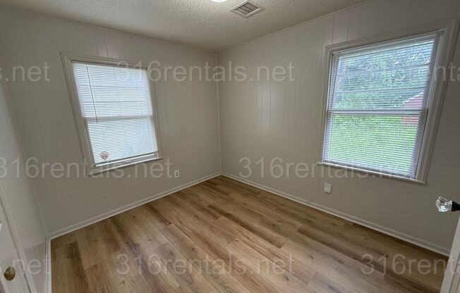 $995 - 3 bedroom / 1 bathroom - Single Family Home