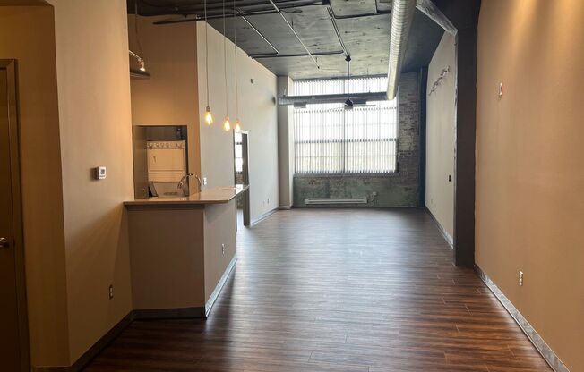 2 beds, 2 baths, 1,310 sqft, $2,050, Unit 420