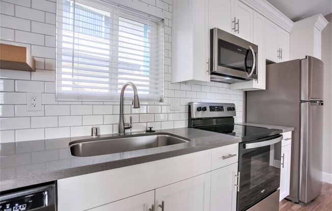 2 beds, 2 baths, 762 sqft, $3,395, Unit 25