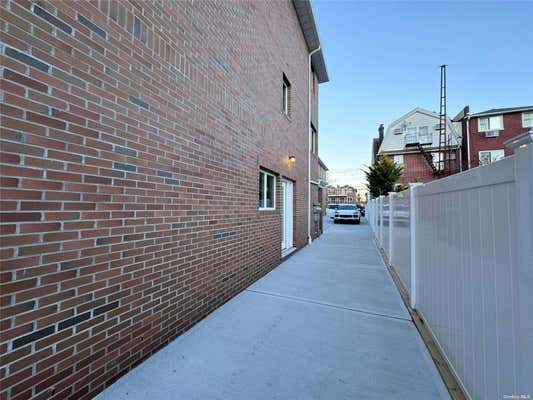 3 beds, 2 baths, 1,295 sqft, $3,100, Unit 3FL