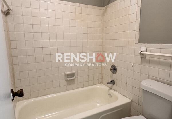3228 S MENDENHALL RD