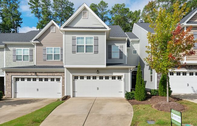 Stunning 3 bed/2.5 bath in Desirable Durham Location!