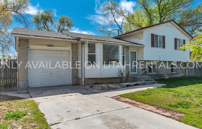 3062 S CARBON CIR