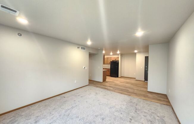 2 beds, 1 bath, 1,006 sqft, $1,230, Unit 3520 105
