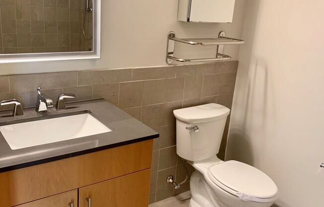 2 beds, 1 bath, $4,250, Unit 209