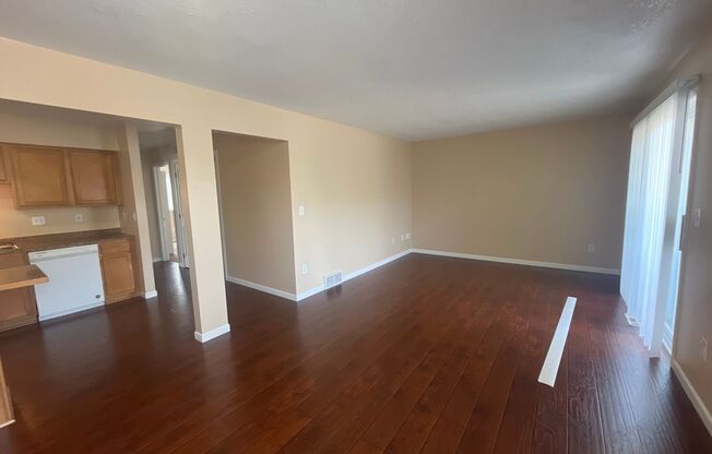 886 Wescott Sq