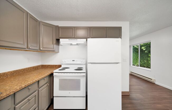 2 beds, 1 bath, $1,495, Unit 6013