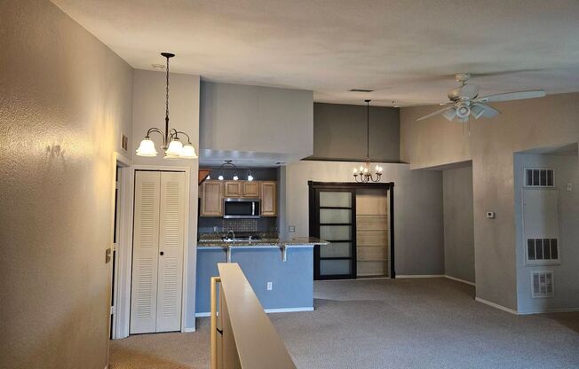 Beautiful & Spacious Townhome in Gated Community! *1/2 Off First Month's Rent!!*