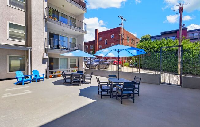 Studio, 1 bath, 450 sqft, $1,388, Unit 210