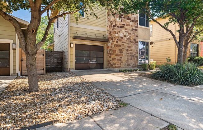 Stunning Modern Home in Desirable 78704 Neighborhood - Spacious 3 Bed, 3 Bath Oasis