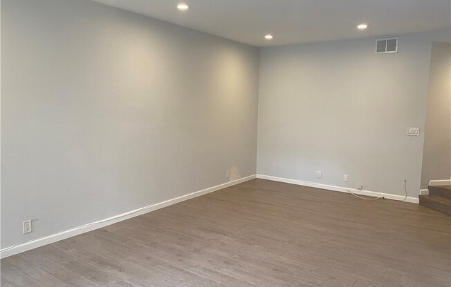 941 W Carson St