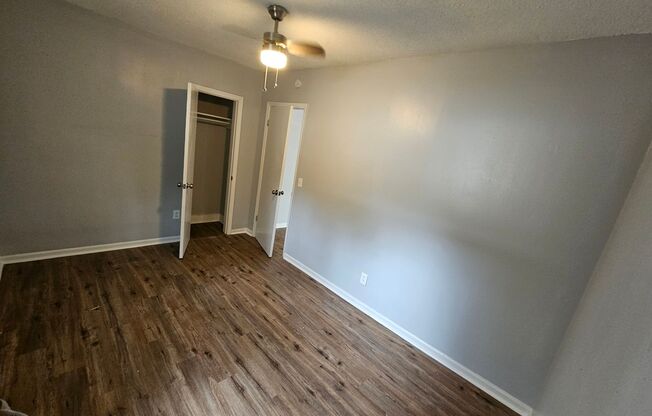 2 beds, 1 bath, $895, Unit 2