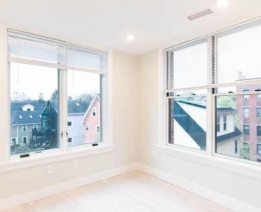 1 bed, 1 bath, 695 sqft, $3,375, Unit 303