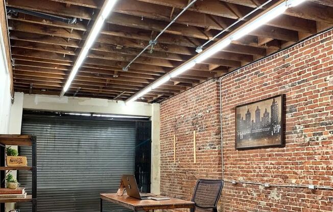 Studio, 1 bath, 2,000 sqft, $2,250, Unit 2424 W Washington