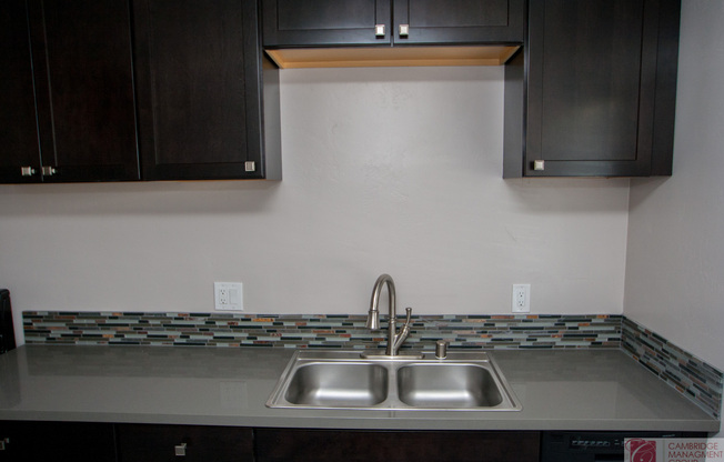 2 beds, 1 bath, $2,595