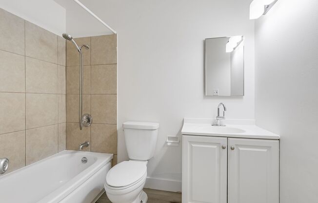 1 bed, 1 bath, 710 sqft, $1,350, Unit 62