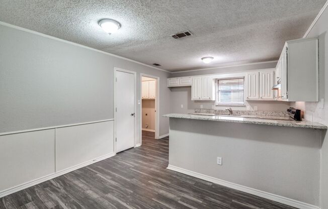 Spacious 3 Bedroom House in Carrollton!