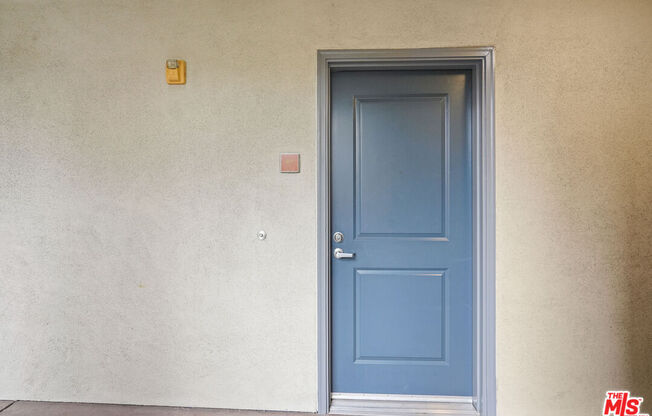 3 beds, 2 baths, 1,213 sqft, $3,600, Unit 209